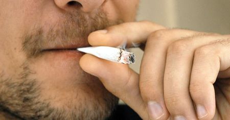 Marihuana negatywnie wpływa na zapamiętywanie słów u osób w średnim wieku