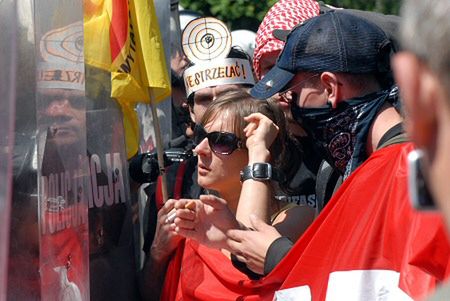Antyglobaliści do Busha: get out!