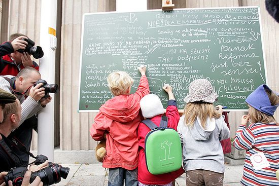 "Społeczeństw nie stać na edukację szkolną do 19 lat"