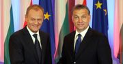 Tusk żartuje z "bratankiem" i wyciąga szablę