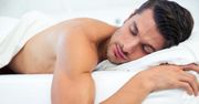 Dlaczego mężczyźni powinni spać nago?