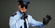 Rapujący policjant podbija internet