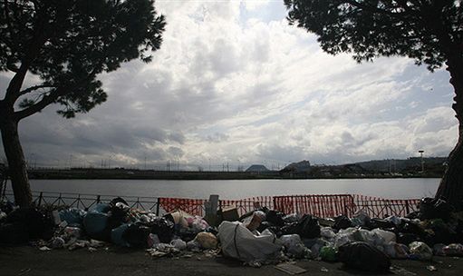 Wraz z mafijnym majątkiem skonfiskowano... jezioro