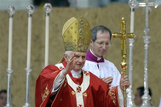 Arcybiskup przy papieżu: to barbarzyńska inwazja Turków