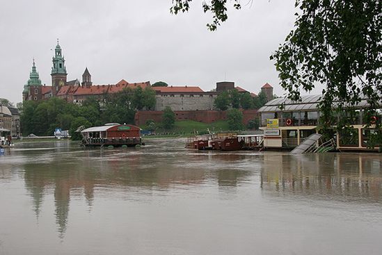 Wisła przerwała wały w Krakowie, trwa ewakuacja ludności