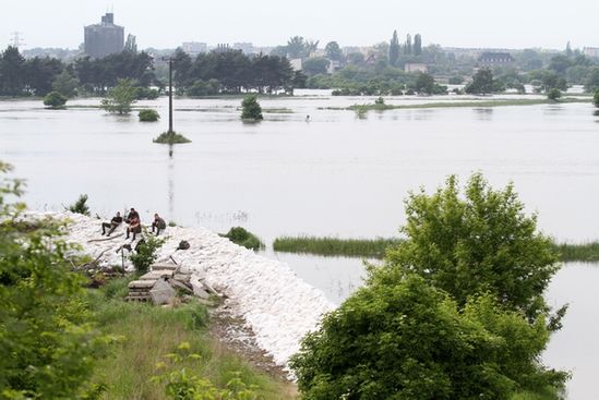 Po burzach możliwy wzrost wody w Warcie i Prośnie