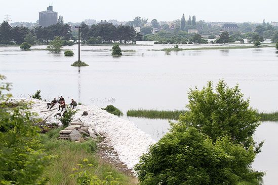Poznań zagrożony wielką wodą - Warta wciąż się podnosi