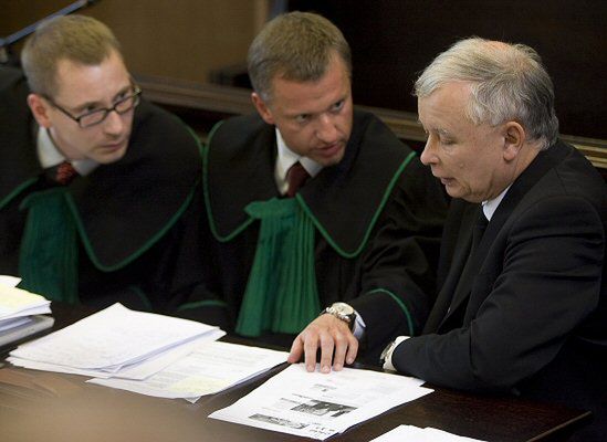 Kolejny dzień procesu Komorowski - Kaczyński
