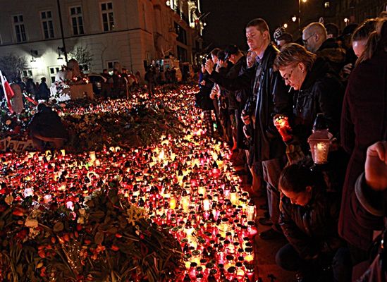 W południe kraj zatrzyma się na 2 minuty