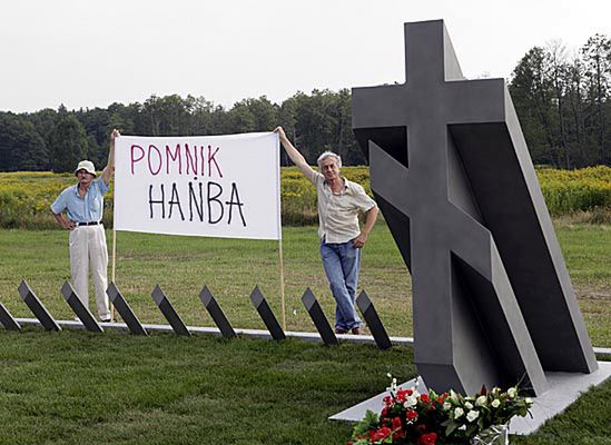 Odsłonięcie krzyża dla bolszewików odwołane. "Hańba"