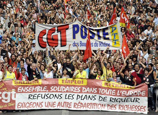 80 tys. ludzi wyszło na ulice Paryża