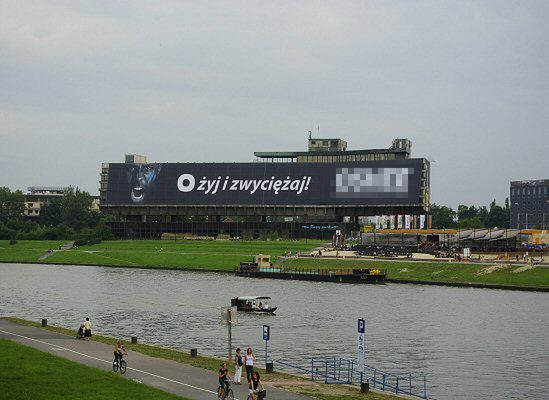 Nowa reklama koło Wawelu. "To drwina z prezydenta"