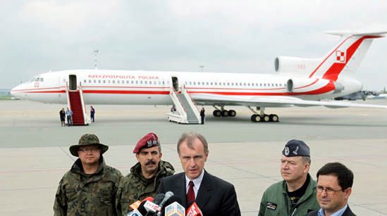 Pierwszy lot Tu-154 po remoncie - minister na pokładzie
