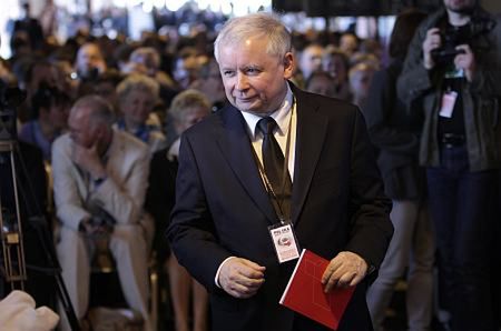 J. Kaczyński: projekt budżetu na 2012 "kijem na wodzie pisany"