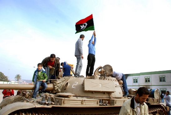 Amerykańskie gazety: pomóżmy obalić reżim Kadafiego
