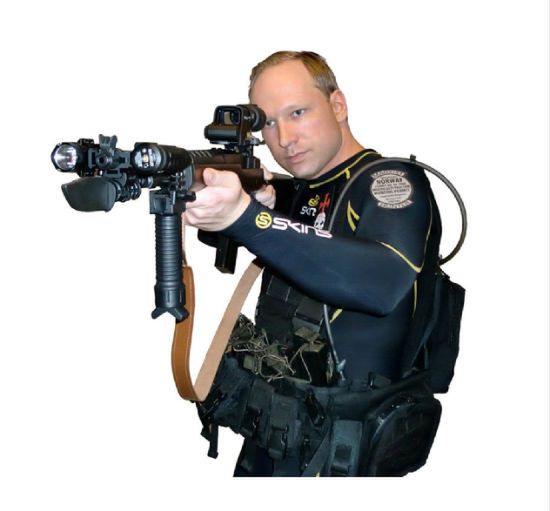 "Breivik obiecał sobie, że postrzela z Kałasznikowa"