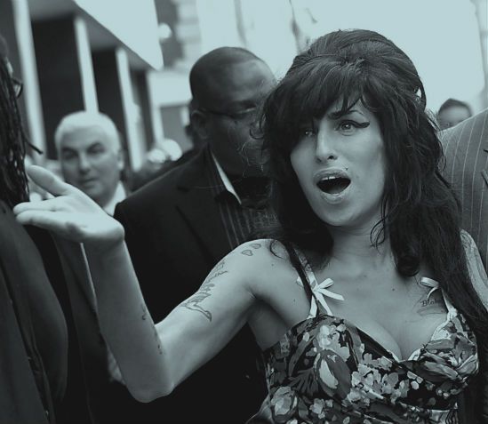 "Amy Winehouse została doprowadzona do autodestrukcji"