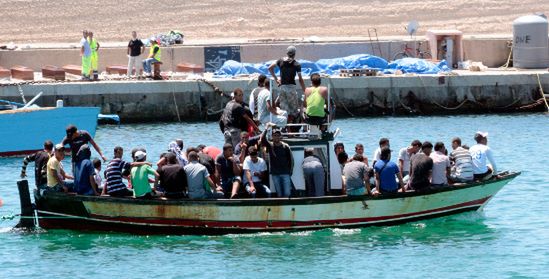 Nielegalni imigranci znowu szturmują wybrzeże Europy