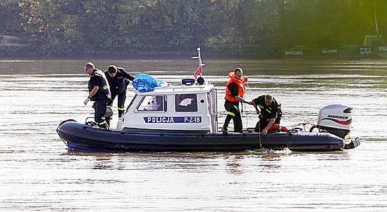 Policja szuka 16-latka, który spadł z mostu do Wisły