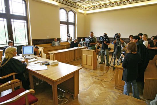 Rząd wydał prawie 7 mln zł na prawników