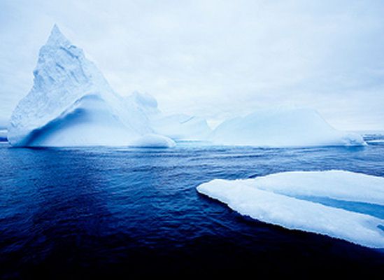 Naukowcy ostrzegają: arktycznego lodu coraz mniej