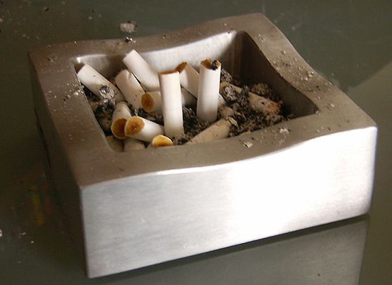 Senat nie zakazał palenia w miejscach publicznych