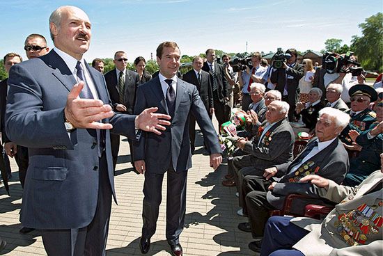 Miedwiediew i Łukaszenka: nie dla rewizji wyników wojny