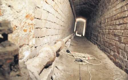 Na krakowskim Kazimierzu odkryto tajemny tunel