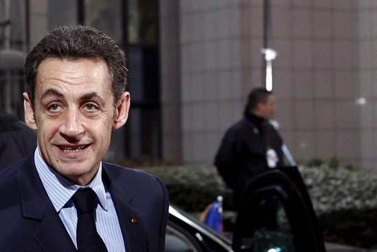 "Sarkozy musiał tańczyć na wielu weselach równocześnie"
