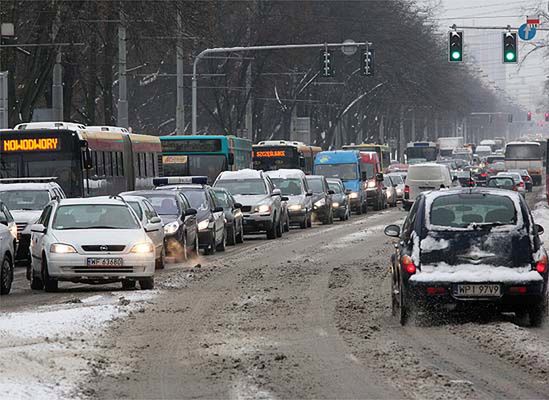 Śnieg sparaliżował Warszawę; kolejny atak zimy