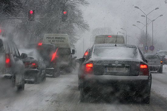 Zima nie odpuszcza - jest niebezpiecznie na drogach