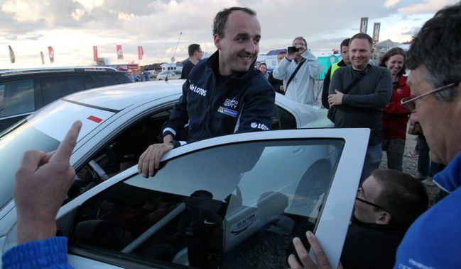 Rajd Polski: Kubica dachował, Ogier liderem