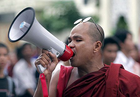 Wysłannik ONZ już w Birmie - będzie rozmawiał z juntą