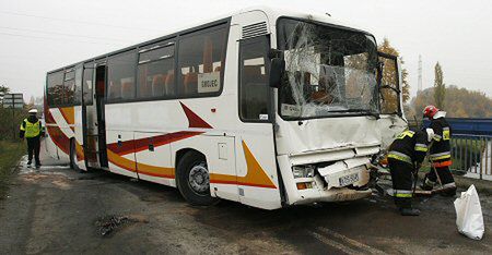 21 osób rannych w zderzeniu dwóch autobusów na Śląsku