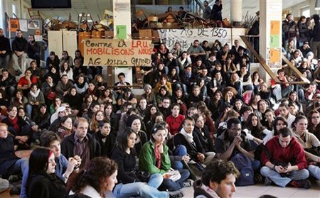 We Francji rozszerzają się studenckie protesty