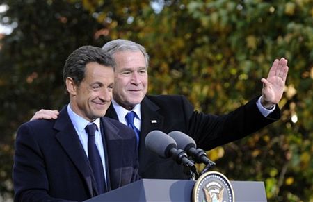 Bush i Sarkozy wzywają Musharrafa do przywrócenia demokracji