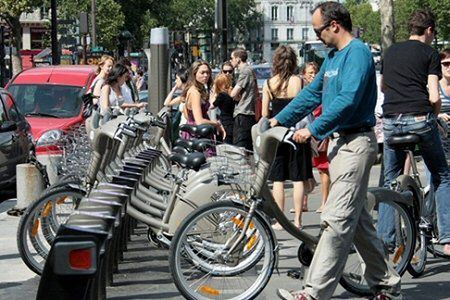 Już milion osób wynajęło rowery w Paryżu