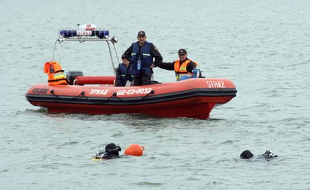 Znaleziono trzy ciała w jeziorach Łabab i Mikołajskie