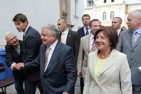 Prezydent Lech Kaczyński opuścił szpital