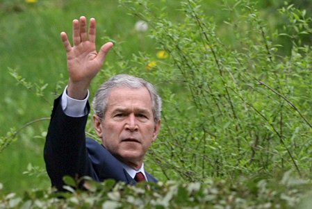 Bush urządza papieżowi urodziny, papież nie skorzysta