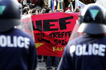 Szwajcarscy antyglobaliści starli się z policją