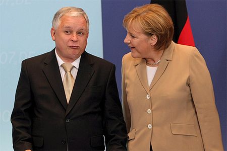 "Na szczycie UE Kaczyńscy ograniczyli prawa Polaków"