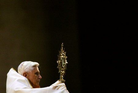 Papież apeluje o materialną i duchową bliskość z chorymi