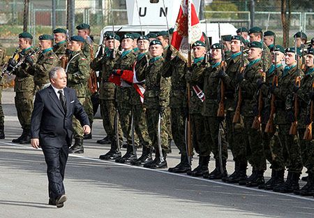 Prezydent: ok. 2012 r. Polska będzie miała w pełni zawodową armię