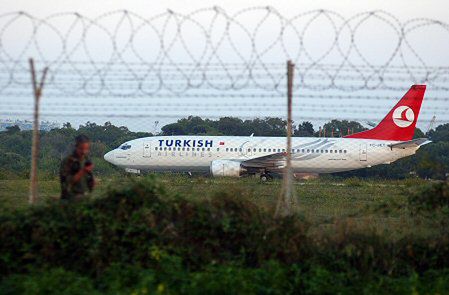 Porywacz tureckiego samolotu przeprosił pasażerów i ujawnił swoje motywy