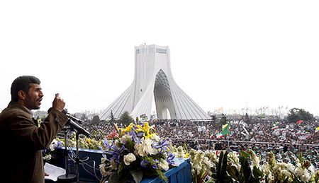 Irańczycy świętowali rocznicę rewolucji islamskiej