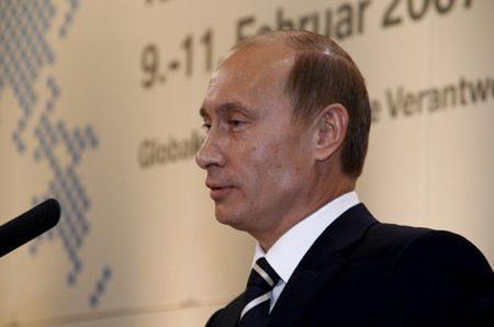 Monachium: Putin atakuje Zachód, Gates nie chce zimnej wojny