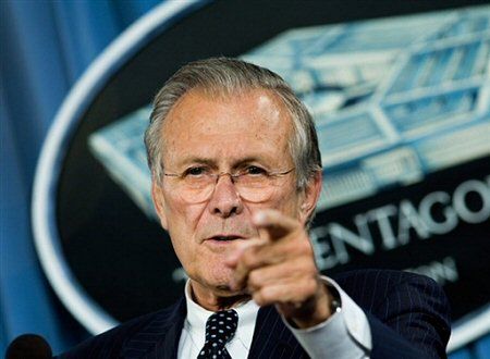 Bush wychwala Rumsfelda, zwolnionego z Pentagonu
