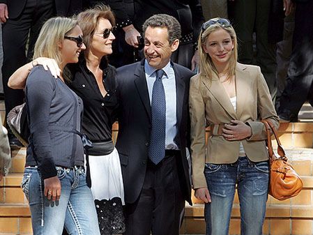 Nieoficjalne źródła: Sarkozy prowadzi w pierwszej turze