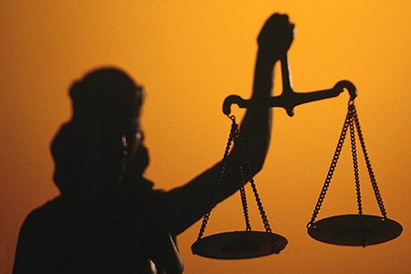 Adwokaci: sądy 24-godzinne to strata czasu i pieniędzy